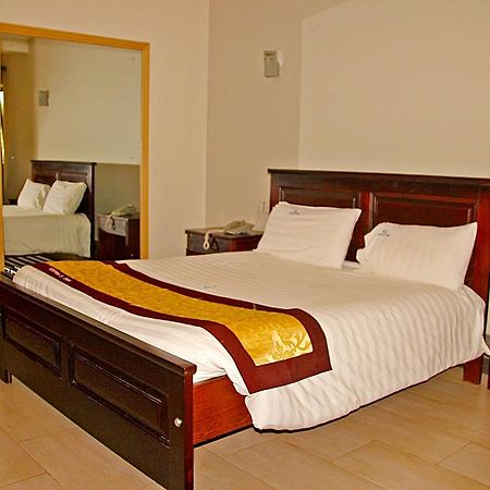 Cepha'S Inn Kabale Bagian luar foto