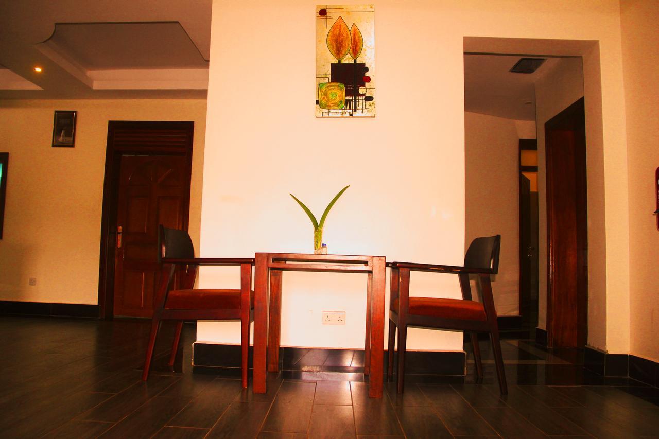 Cepha'S Inn Kabale Bagian luar foto