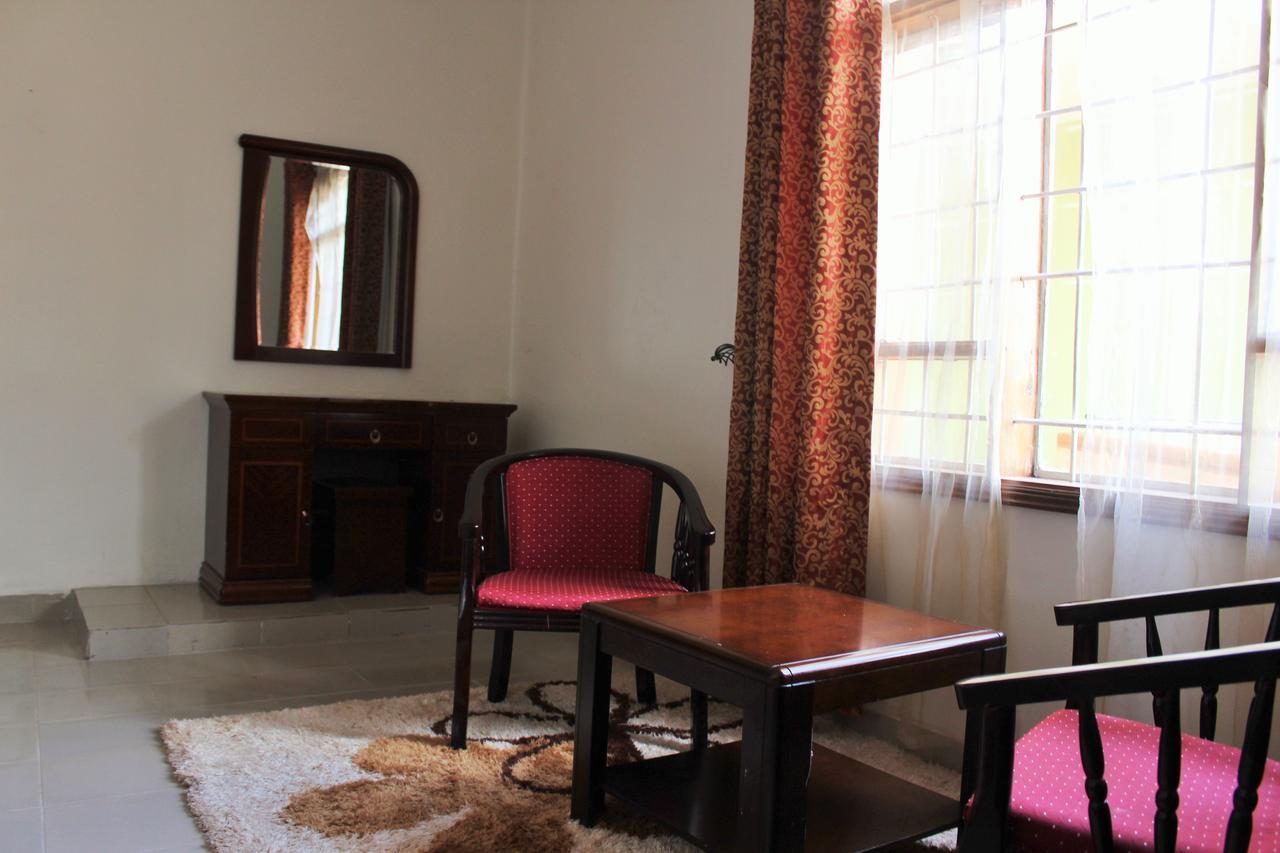 Cepha'S Inn Kabale Bagian luar foto