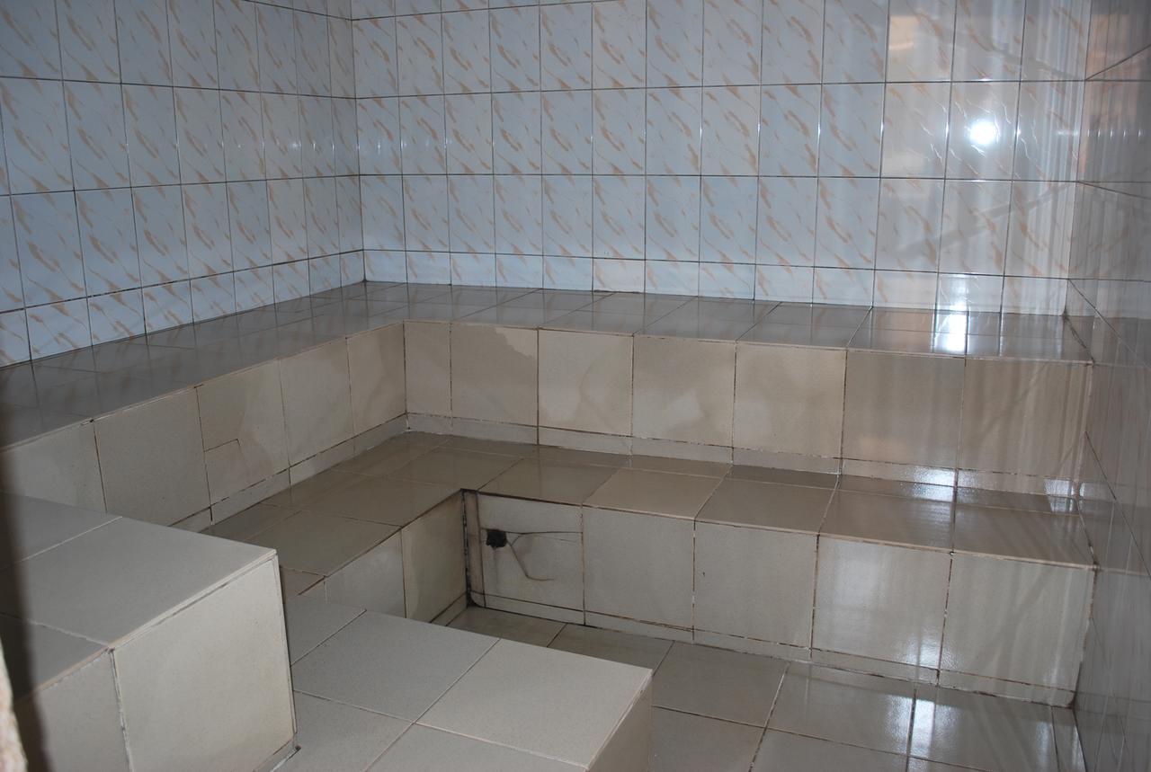 Cepha'S Inn Kabale Bagian luar foto