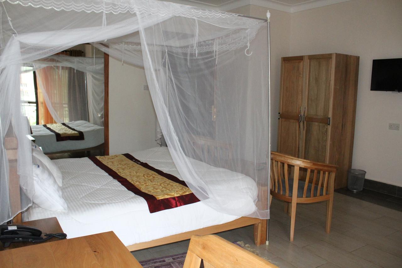 Cepha'S Inn Kabale Bagian luar foto