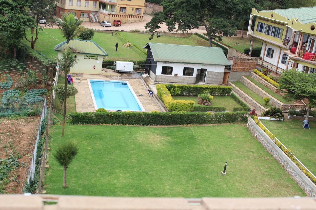 Cepha'S Inn Kabale Bagian luar foto