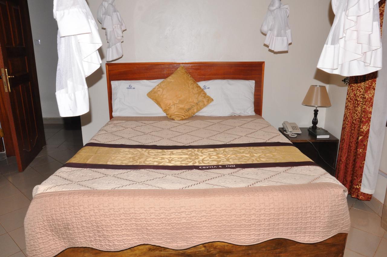 Cepha'S Inn Kabale Bagian luar foto