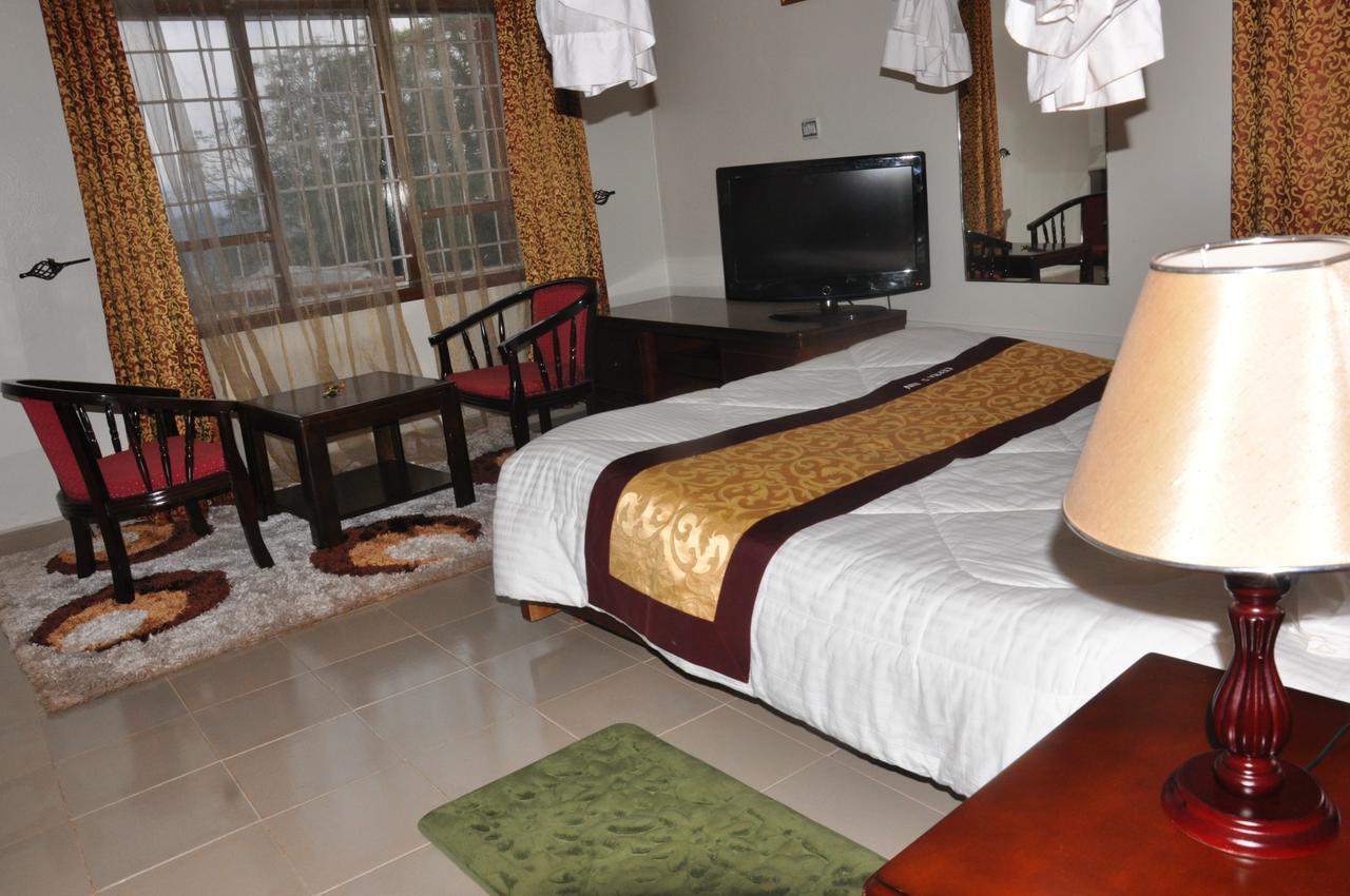 Cepha'S Inn Kabale Bagian luar foto