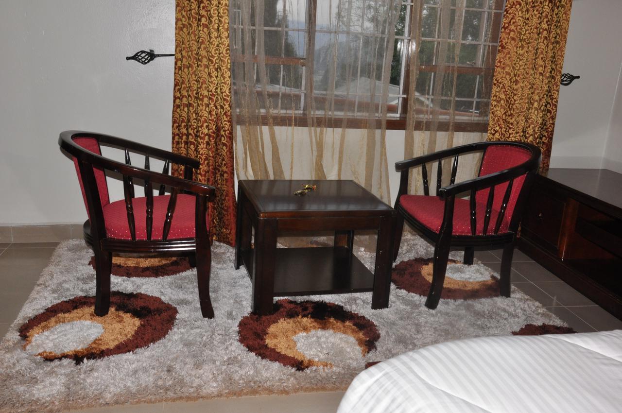 Cepha'S Inn Kabale Bagian luar foto