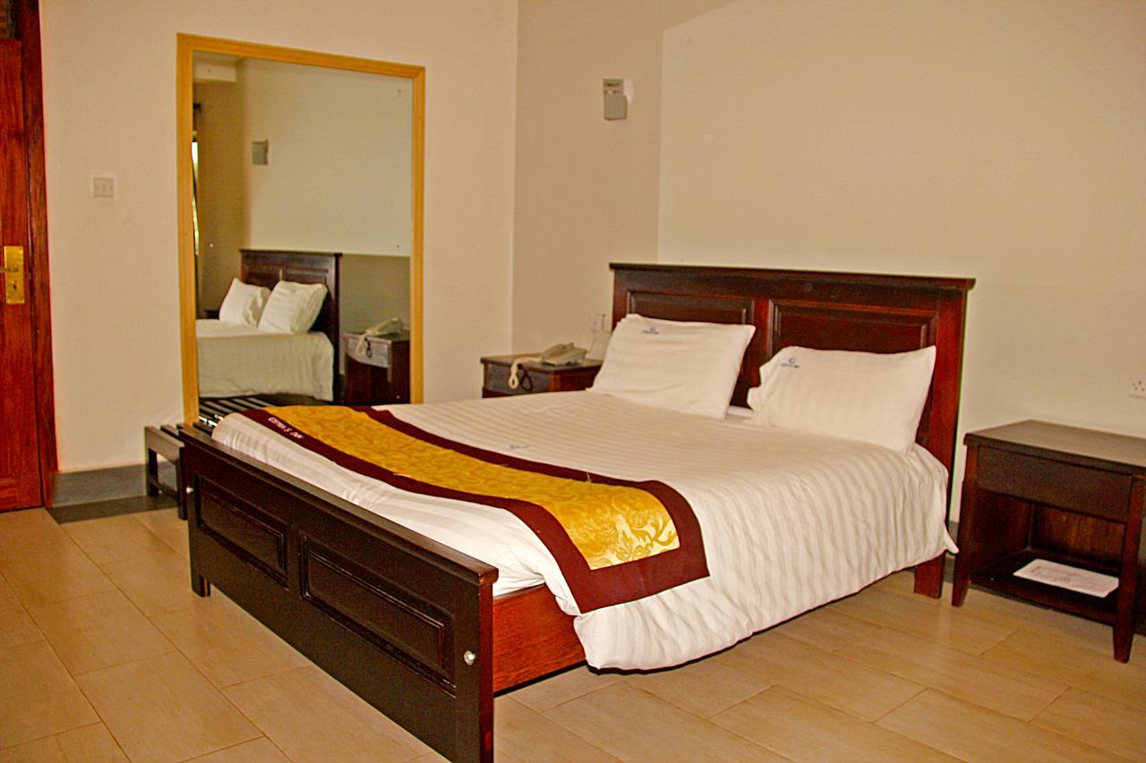 Cepha'S Inn Kabale Bagian luar foto
