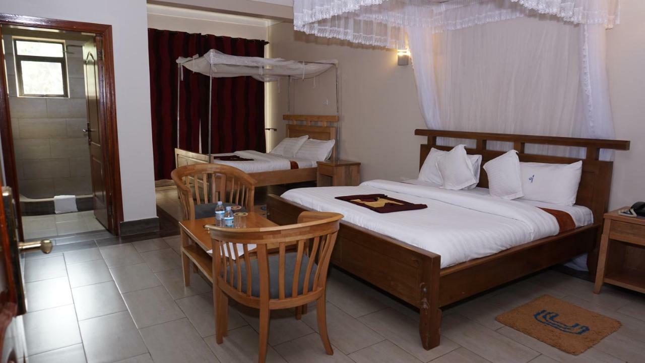 Cepha'S Inn Kabale Bagian luar foto