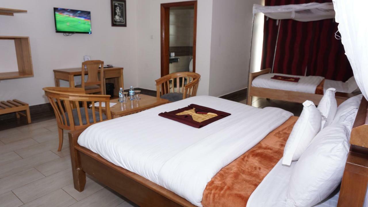Cepha'S Inn Kabale Bagian luar foto
