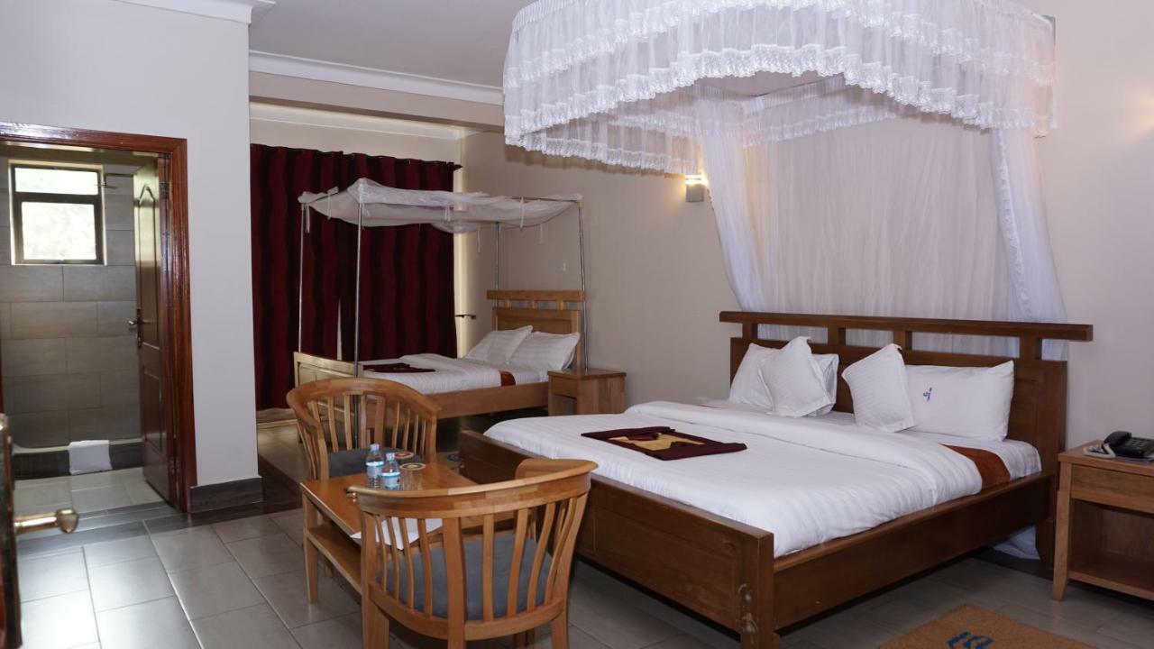 Cepha'S Inn Kabale Bagian luar foto